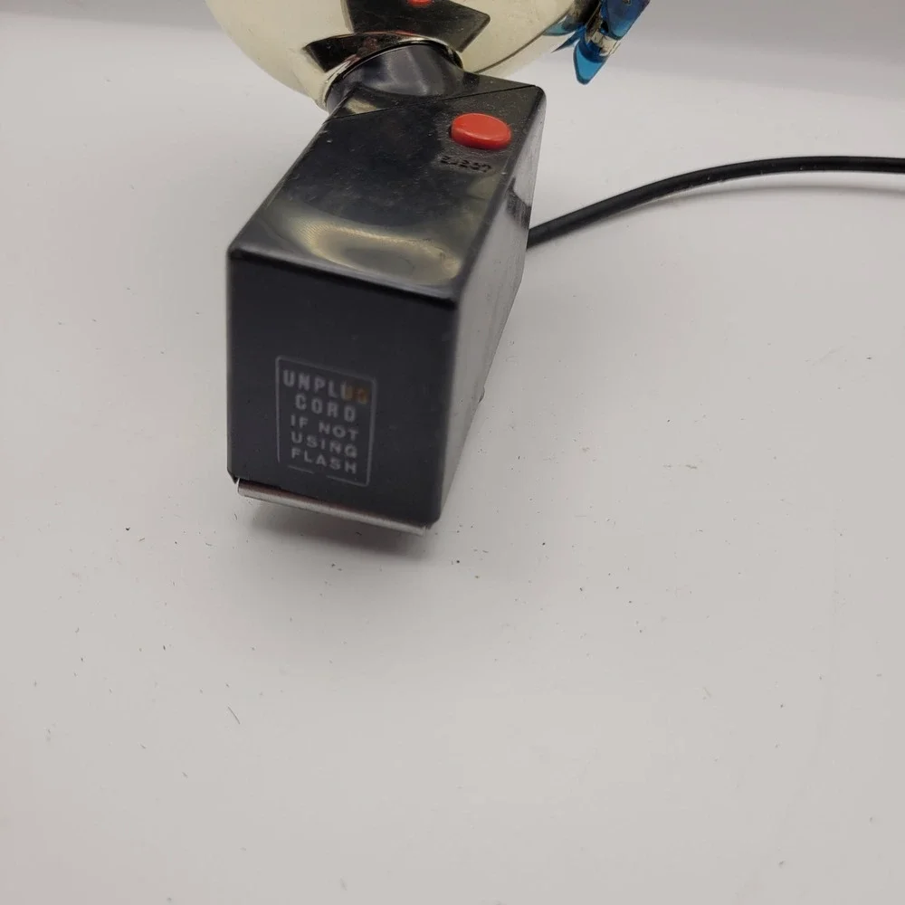 Vintage Polaroid Model 268 Flash Gun for Land Cameras Blue Shield M3 Bulb